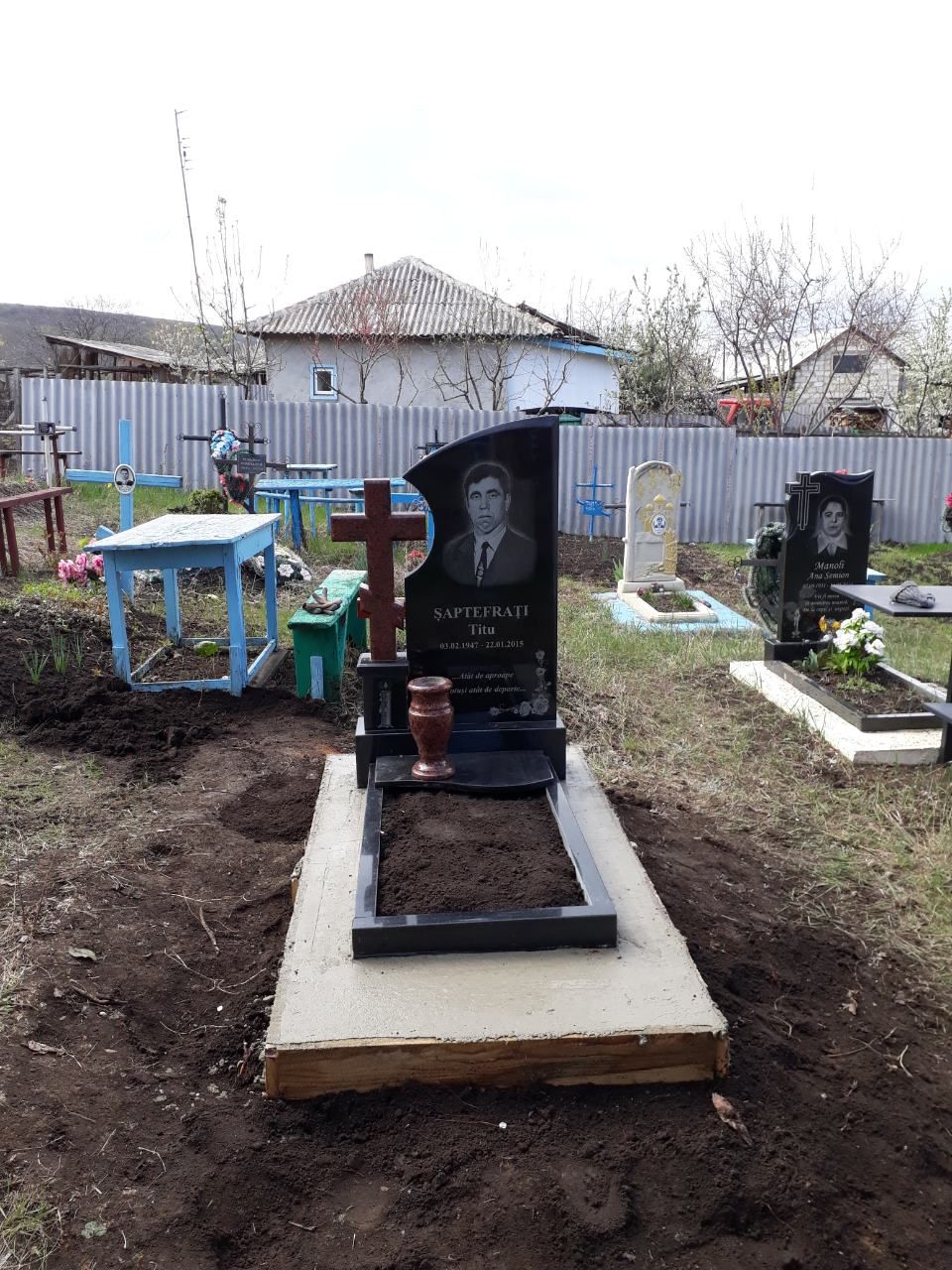 Monumente funerare din granit Strășeni,Călărași, Hîncești, Nisporeni. фото 4