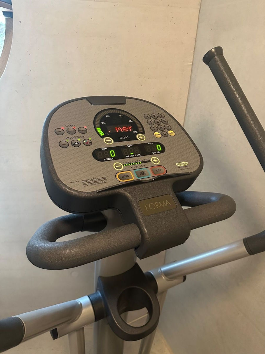 Bicicleta eliptica Technogym Cross Forma 500 foto 2