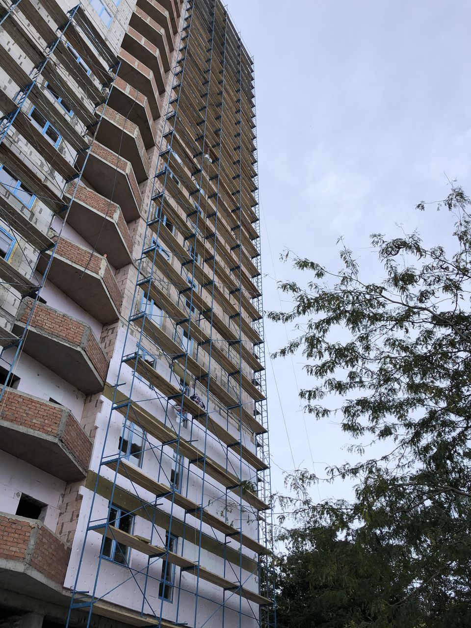 Schele pentru constructie. Cтроительные леса для ФАСАДНЫХ и ВНУТРЕННИХ работ.  АРЕНДА.  ПРОДАЖА. фото 1