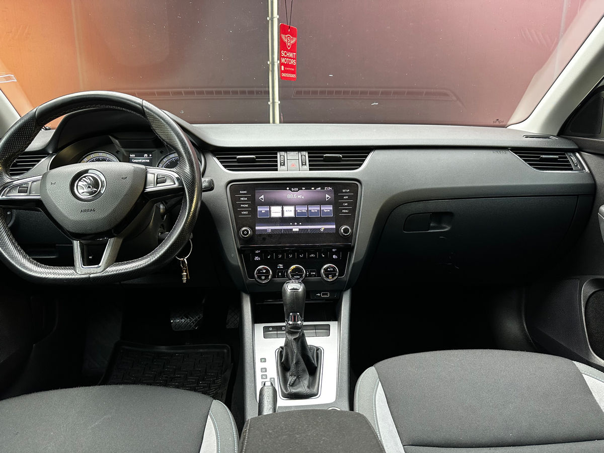 Skoda Octavia фото 8