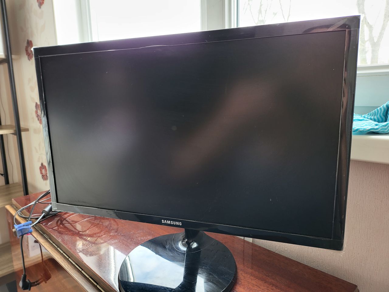 Samsung S22F350