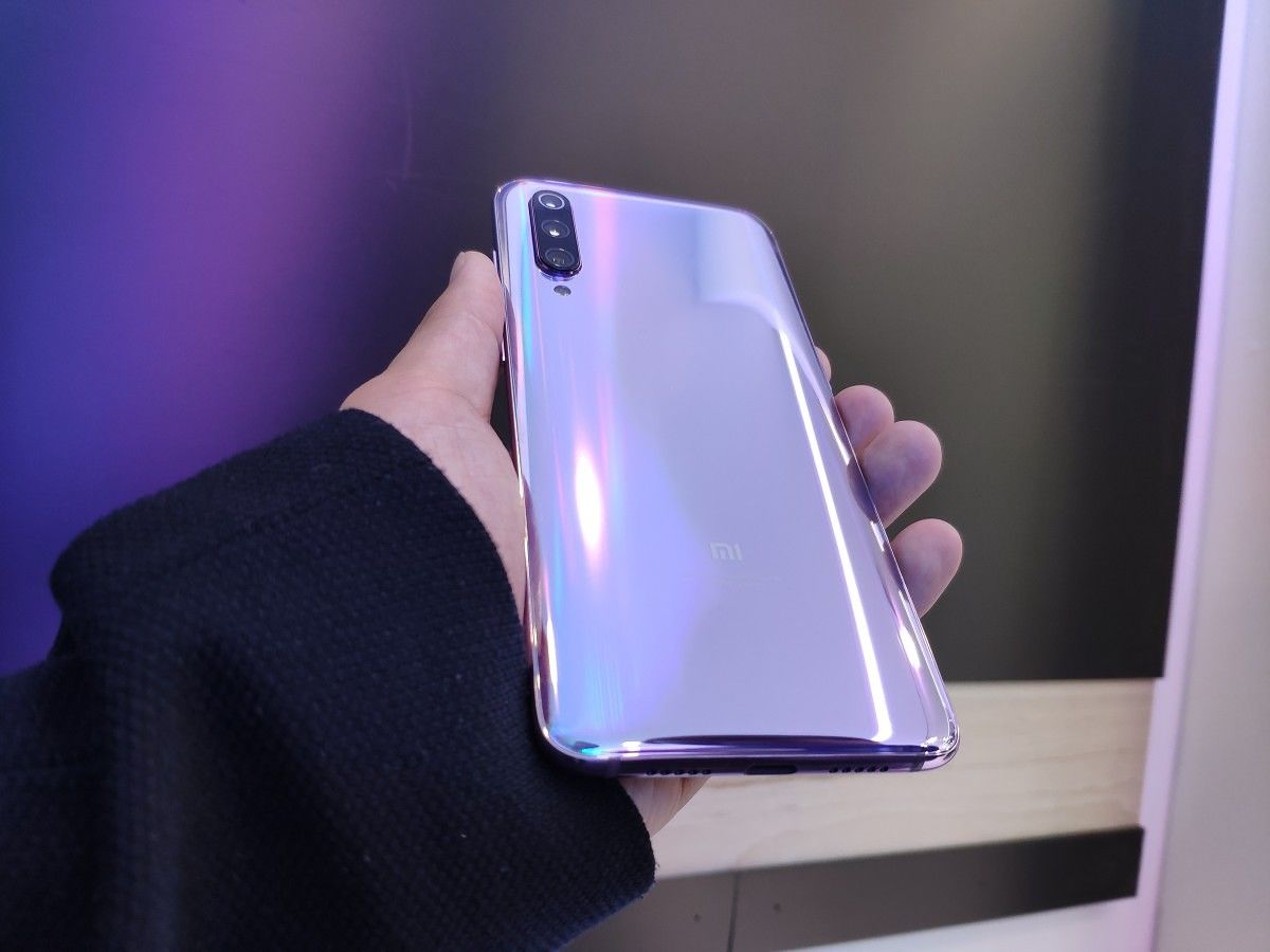 Смартфон Xiaomi Mi9 лучший подарок вашим близким!