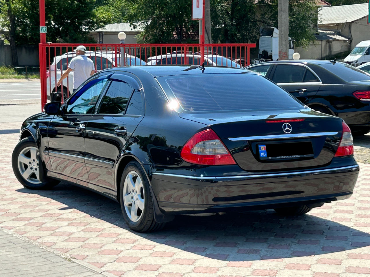 Mercedes E-Class foto 2