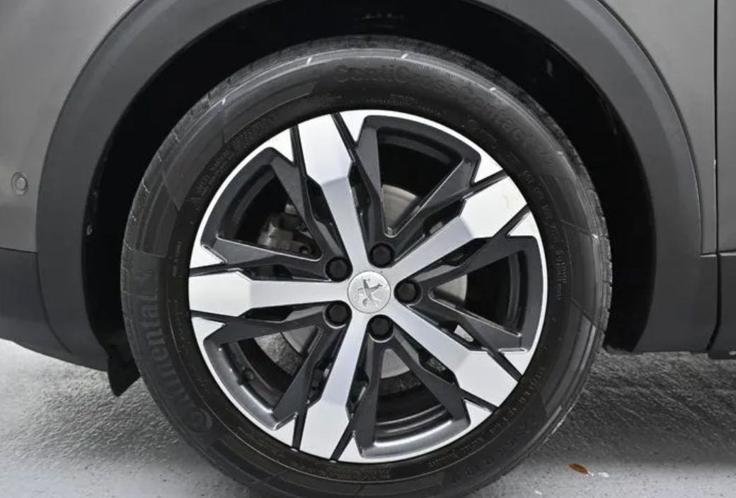Peugeot 3008 foto 1
