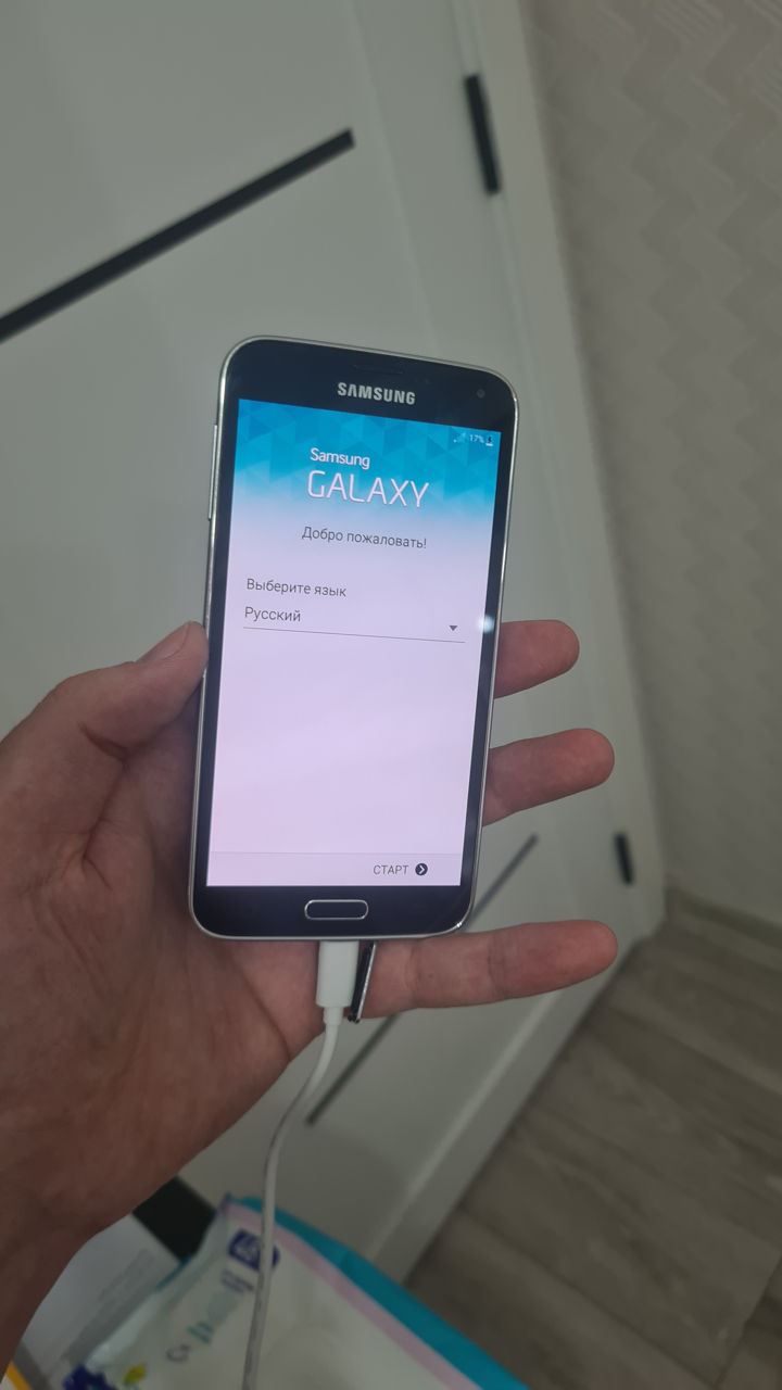 Samsung galaxy s5. 400 lei cititi in anunt. foto 0