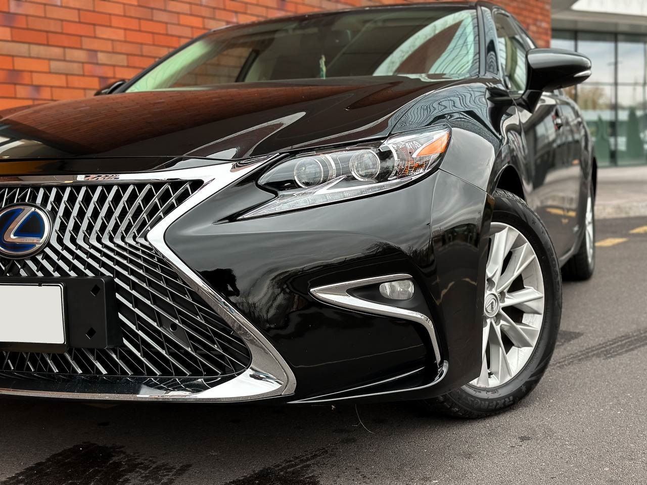 Lexus ES300h - Chirie Auto - Авто Прокат - Rent a Car foto 3