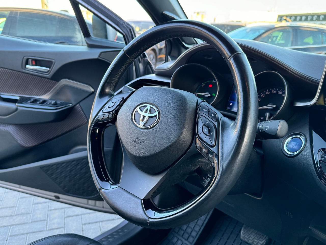 Toyota C-HR foto 8