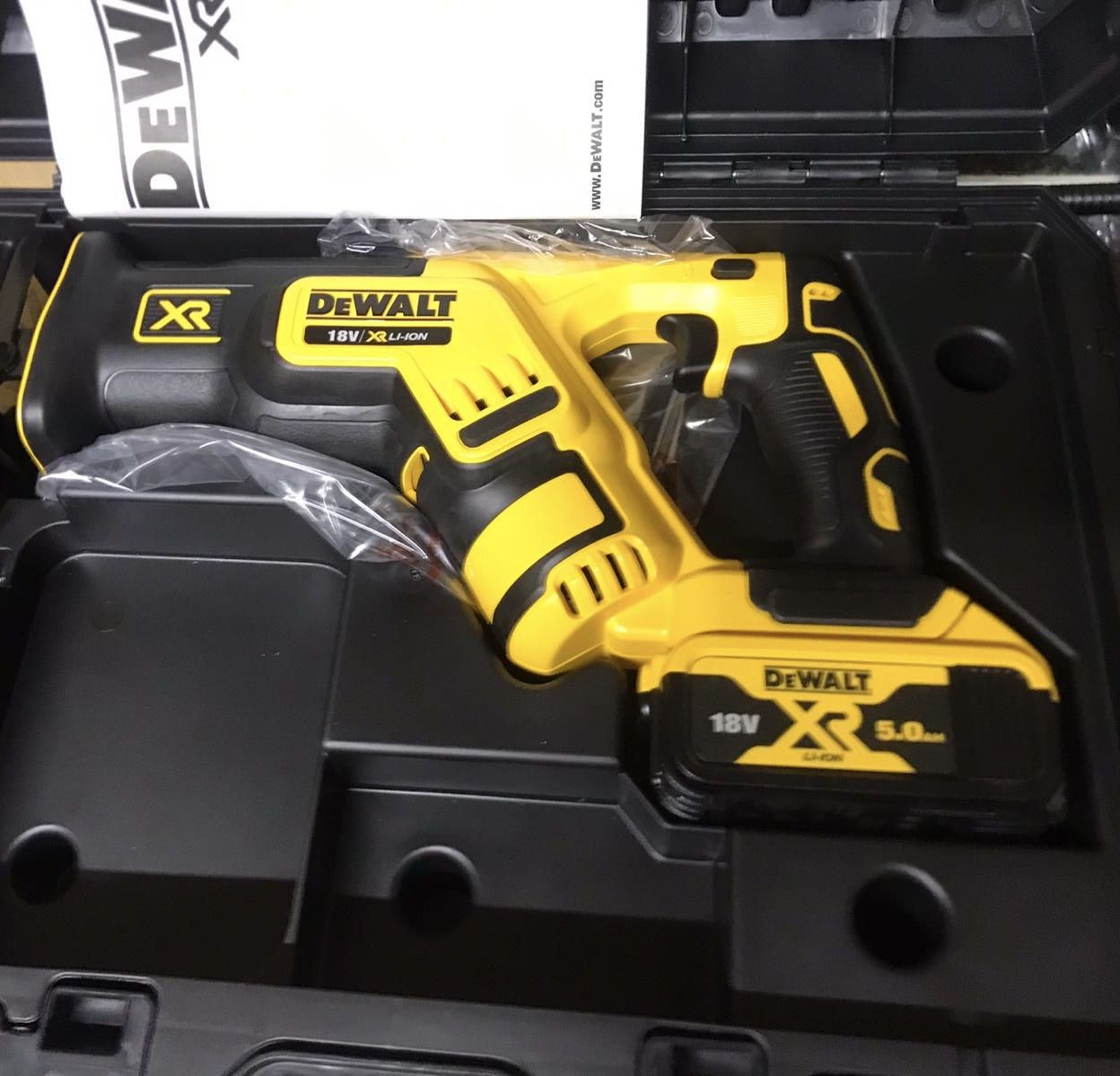Сабельная пила DeWALT