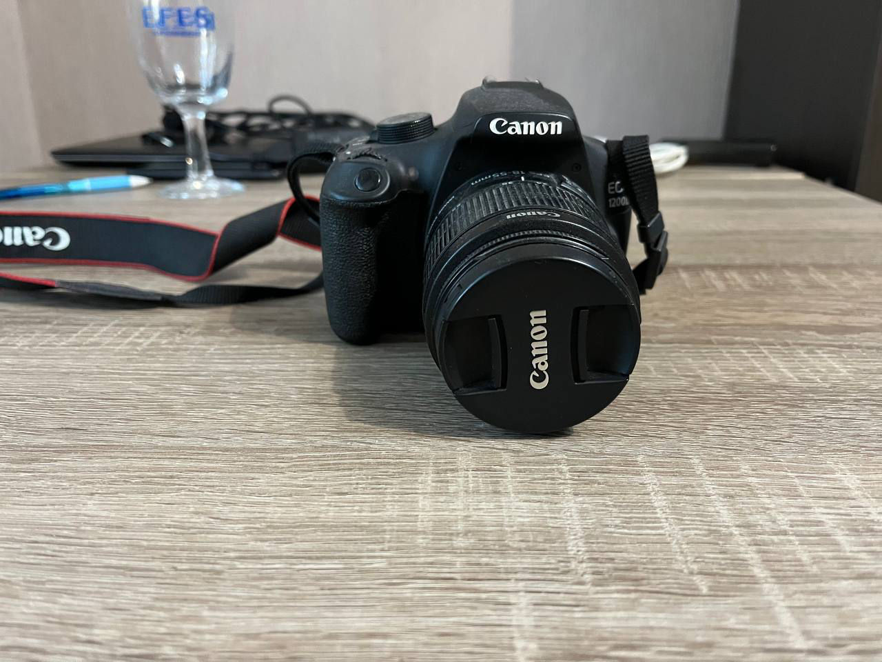 Canon EOS 1200D
