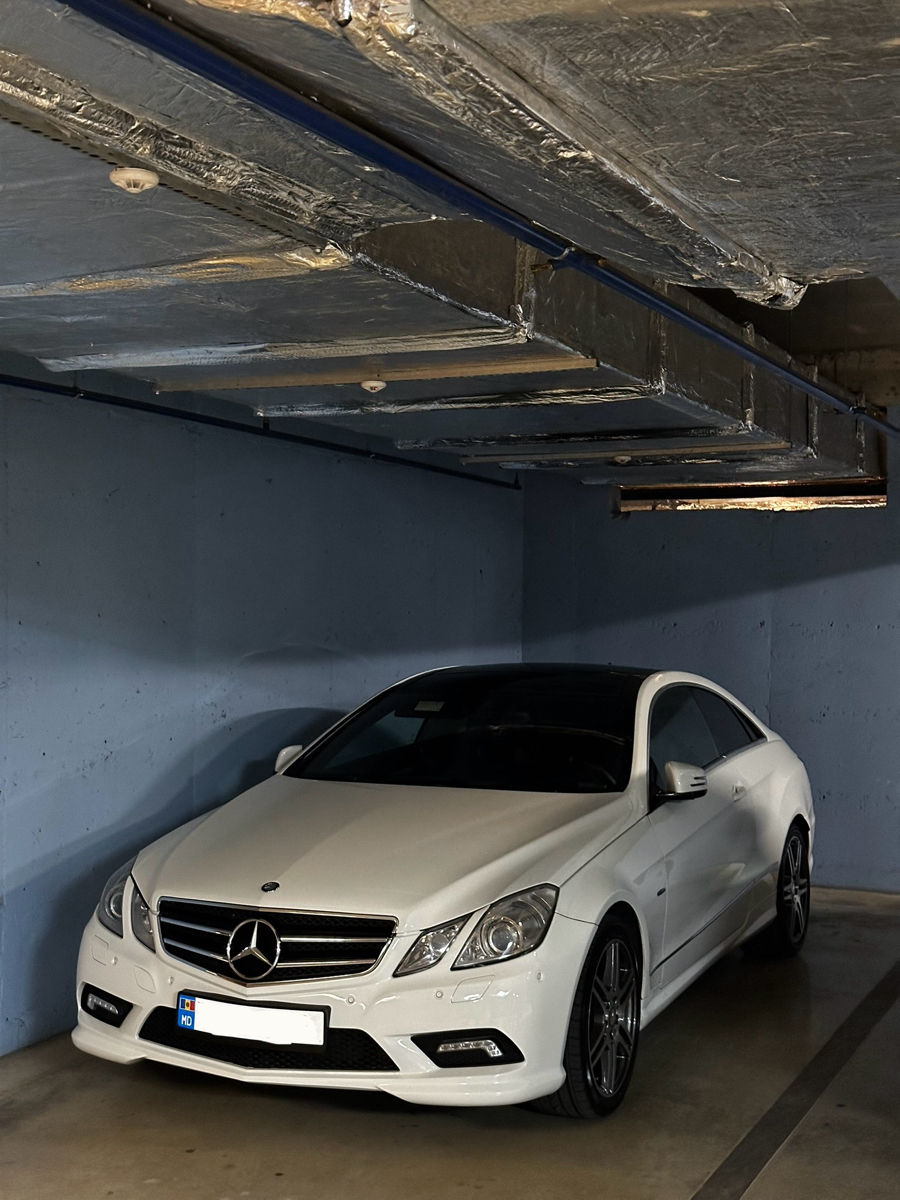 Mercedes E-Class Coupe foto 8