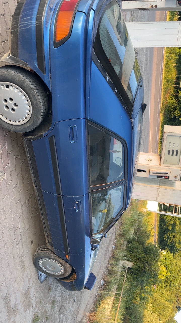Mazda 323 фото 1