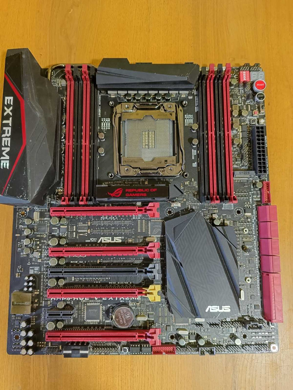 Asus  Rampage V Extreme  (X99, 2011 v3)  + CPU E5-2680 V4 фото 0