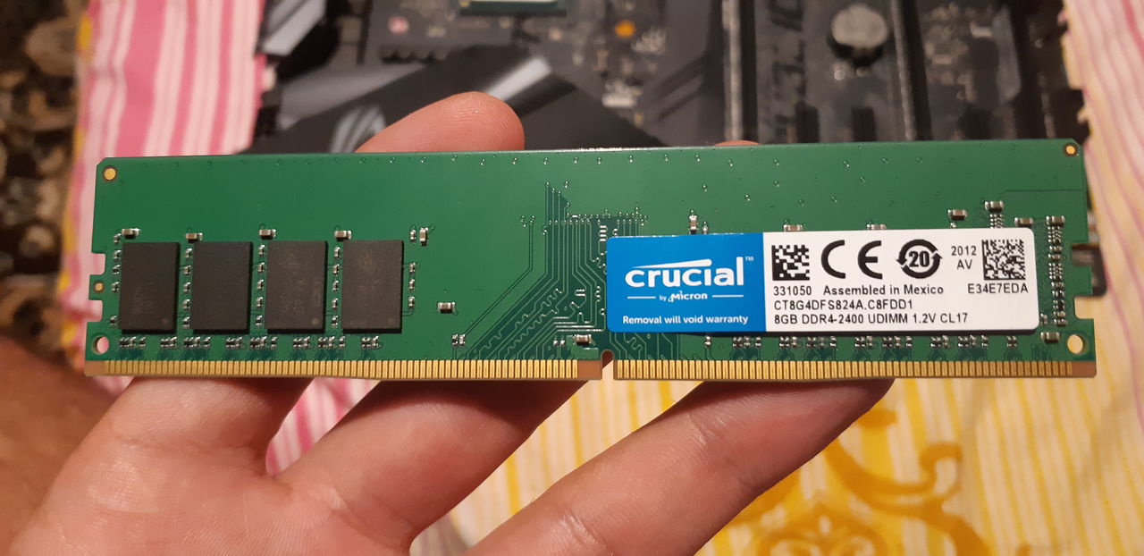 Crucial 8GB DDR4-2400