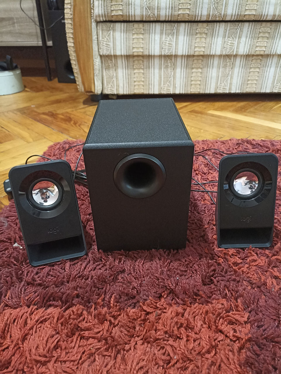 Продам сабуфер в отлично состояние