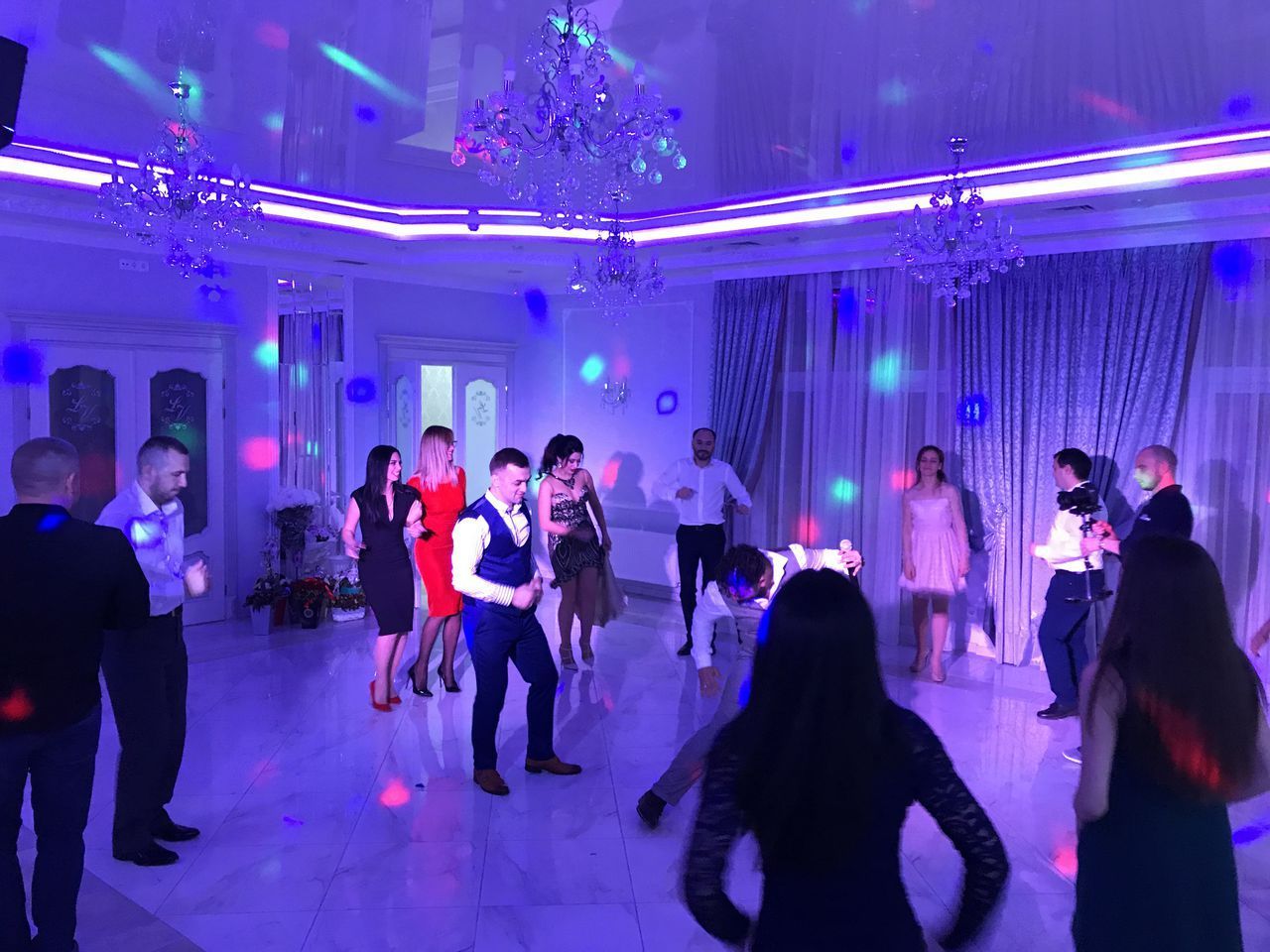 Muzica pentru petreceri nunti si cumatrii. - Formatia Doina Moldovei la pret accesibil. foto 1