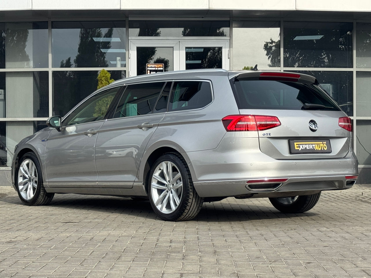 Volkswagen Passat — fotografia 4