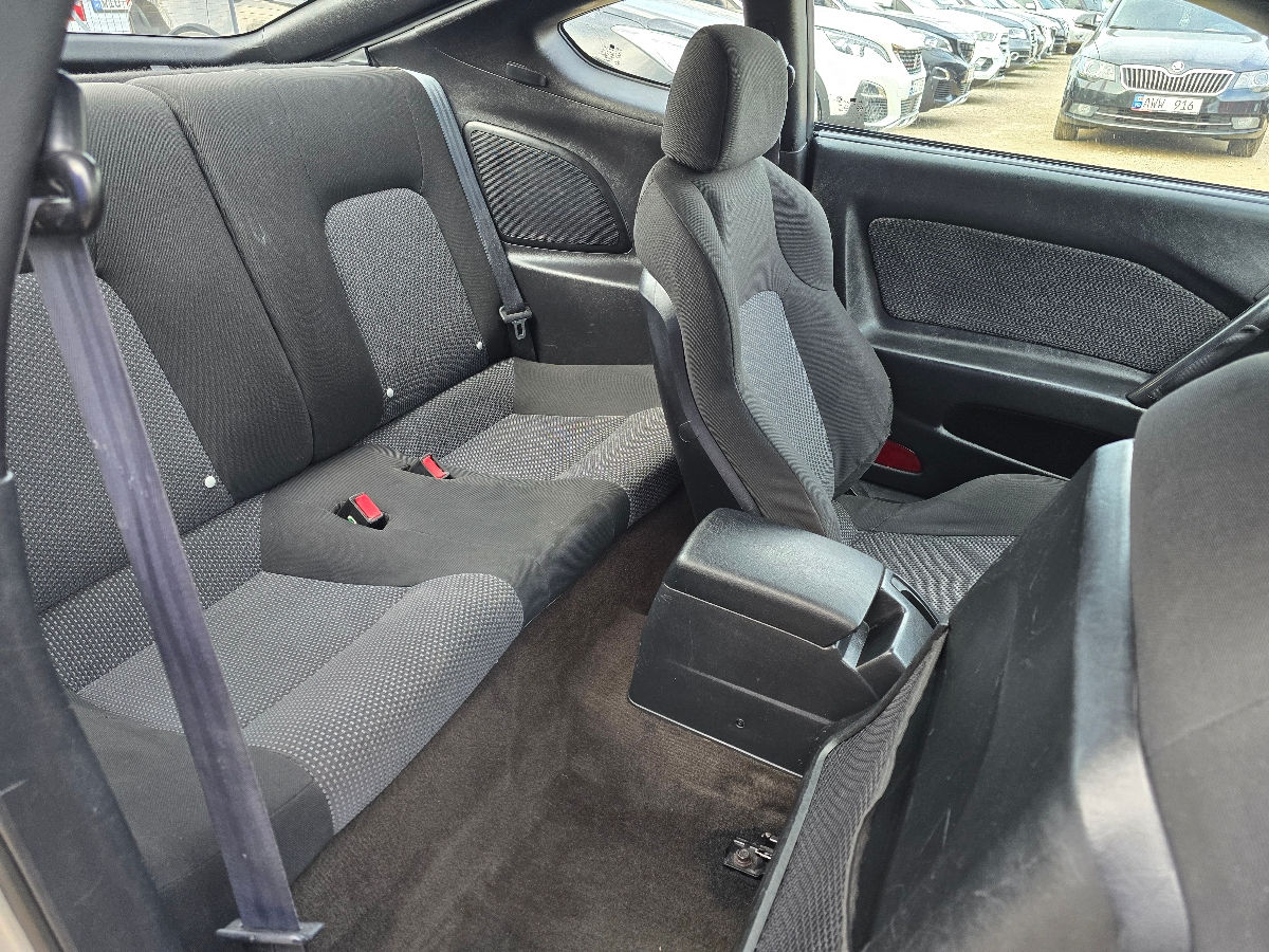 Hyundai Coupe foto 8