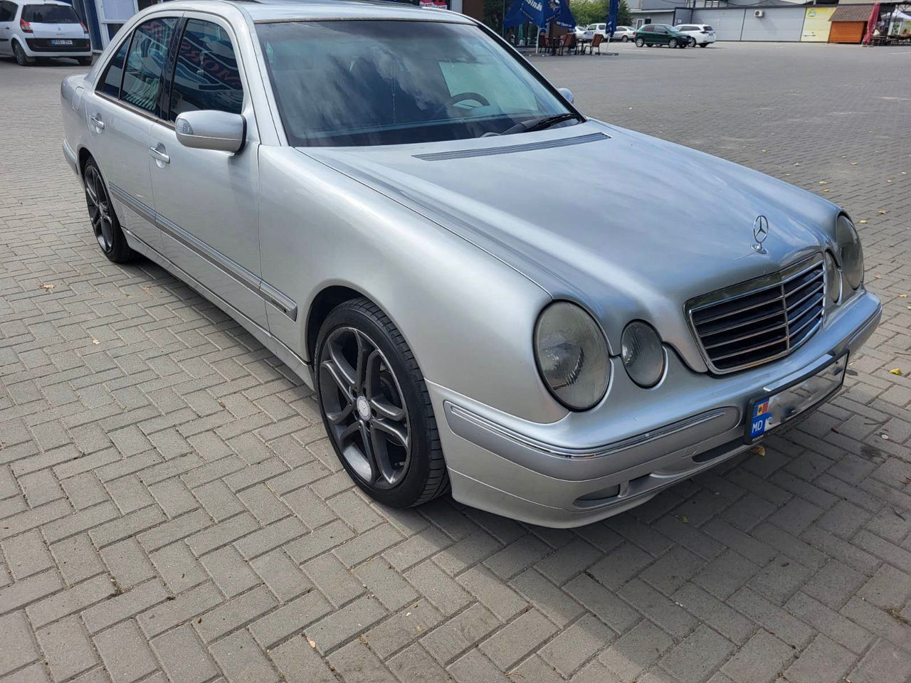 Mercedes E-Class foto 0