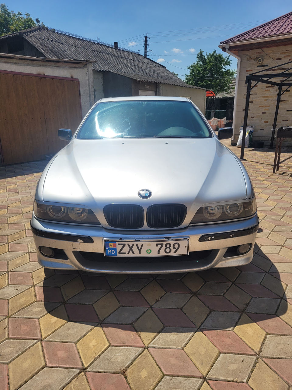BMW 5 Series foto 1