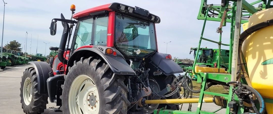 Valtra N 123 foto 4