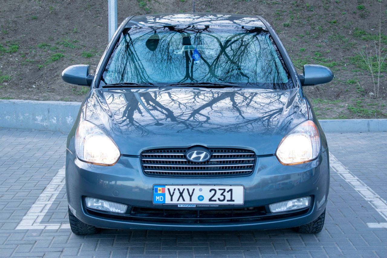 Hyundai Accent foto 7