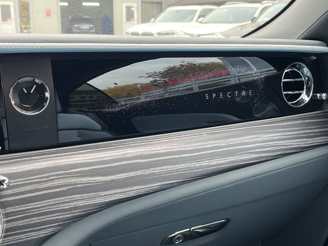 Rolls-Royce Spectre foto 14