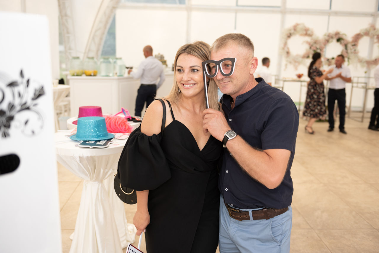 Selfie Box pentru nunta. Cabina foto pentru nunta foto 1