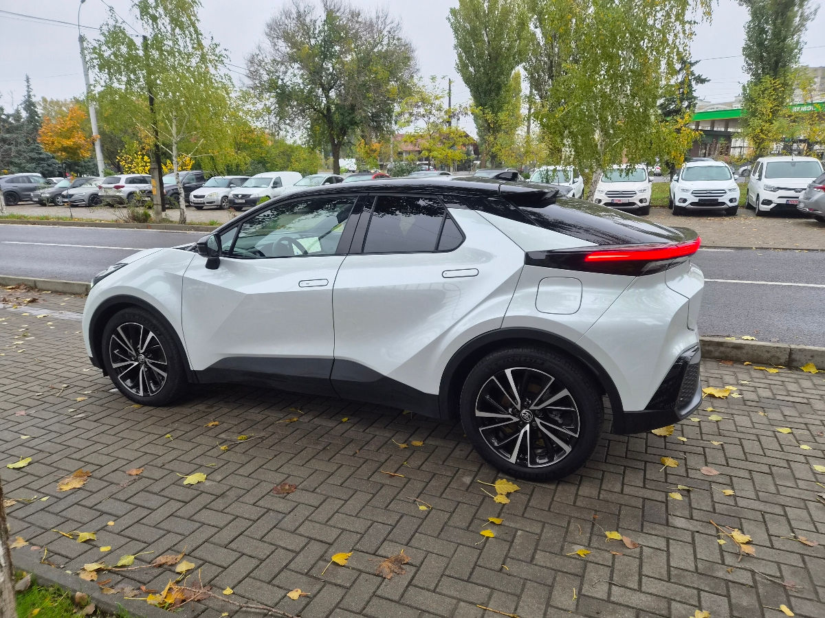 Toyota C-HR 2024 photo 8