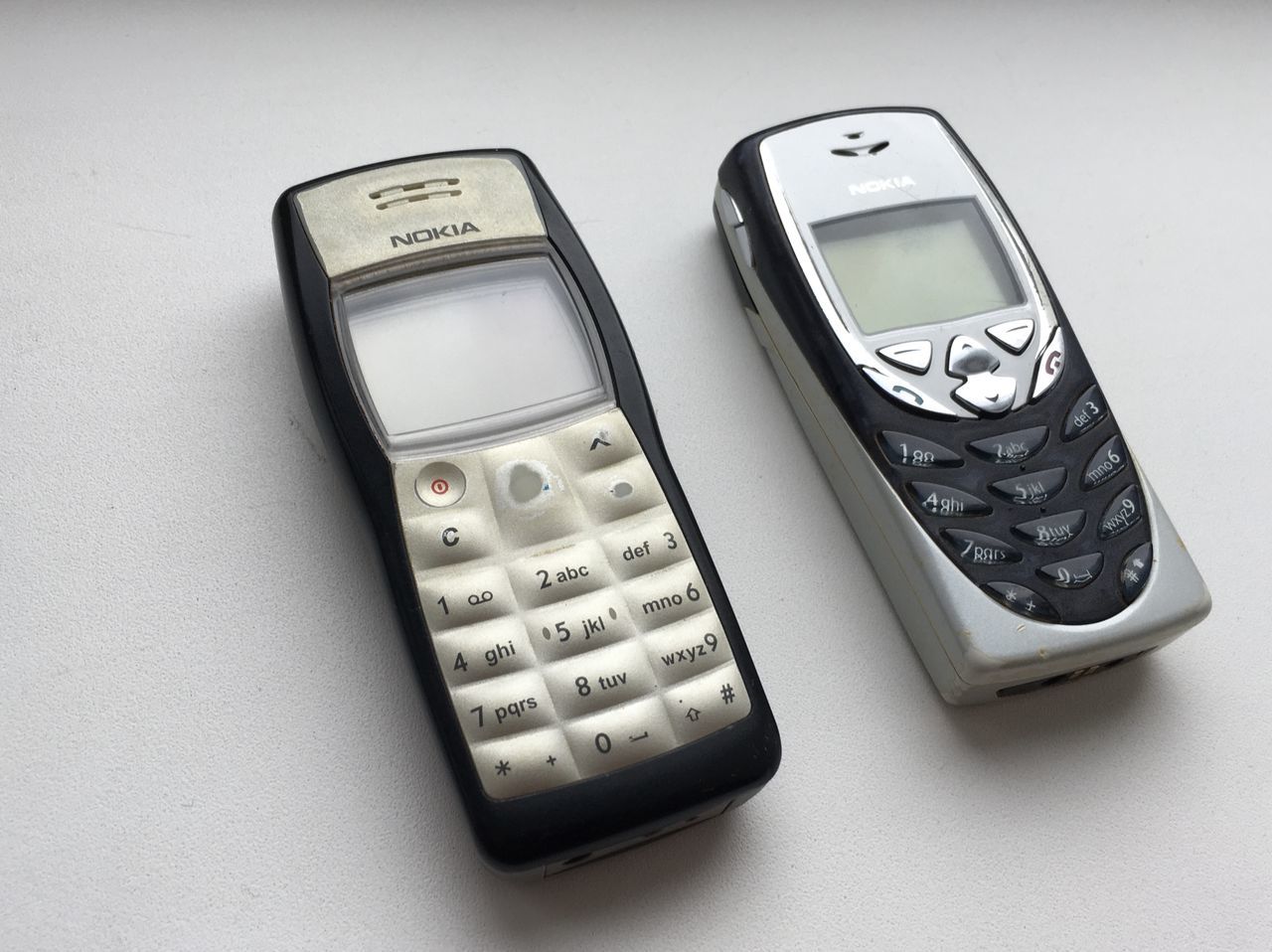 Nokia 1100 — 8310