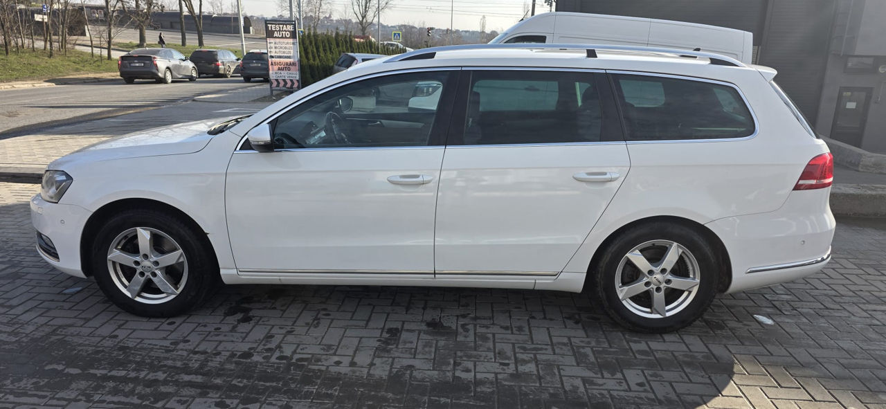Volkswagen Passat 2012 г. с пробегом 216983 км, Газ / Бензин (метан), 9999 €