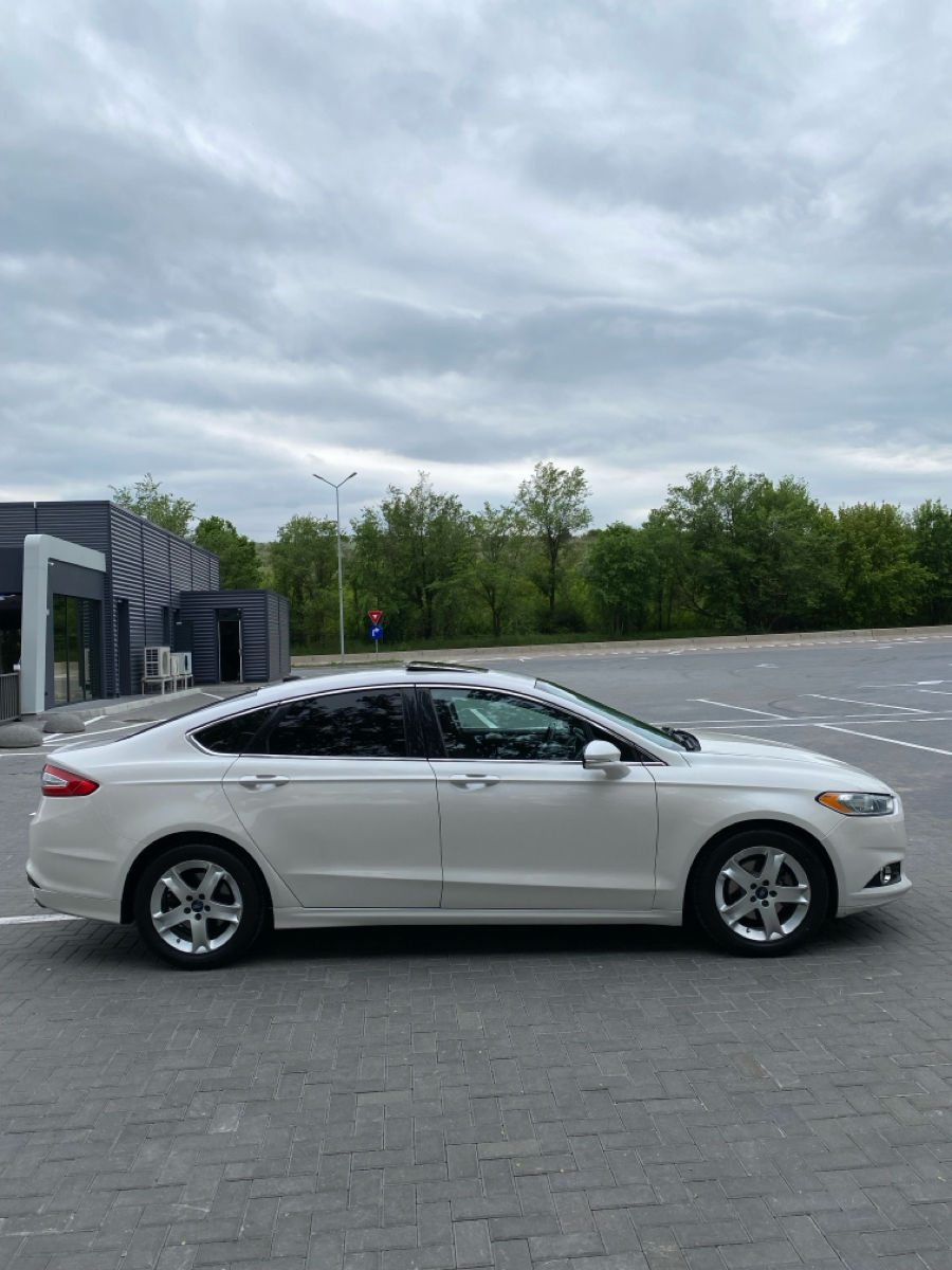Ford Fusion foto 4