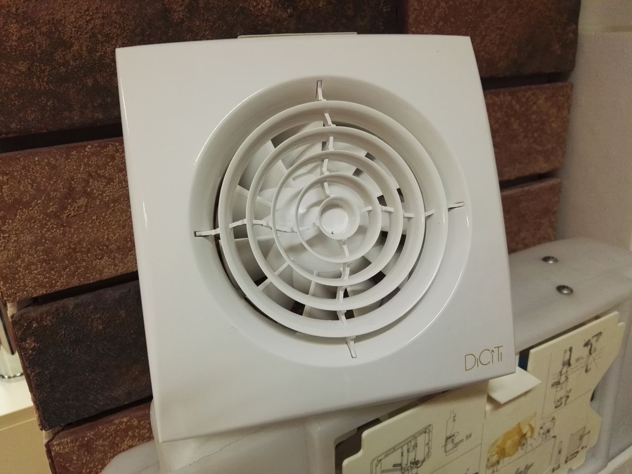 Вытяжка выключись. Вытяжной вентилятор в интерьере. Виды вентиляторов для вытяжки. Выключи вытяжку. Ventilatoare.