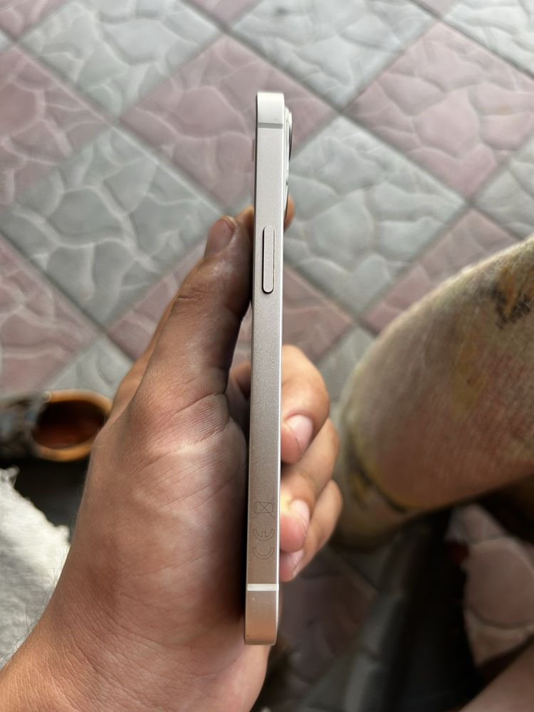 IPhone 13 white  foto 1