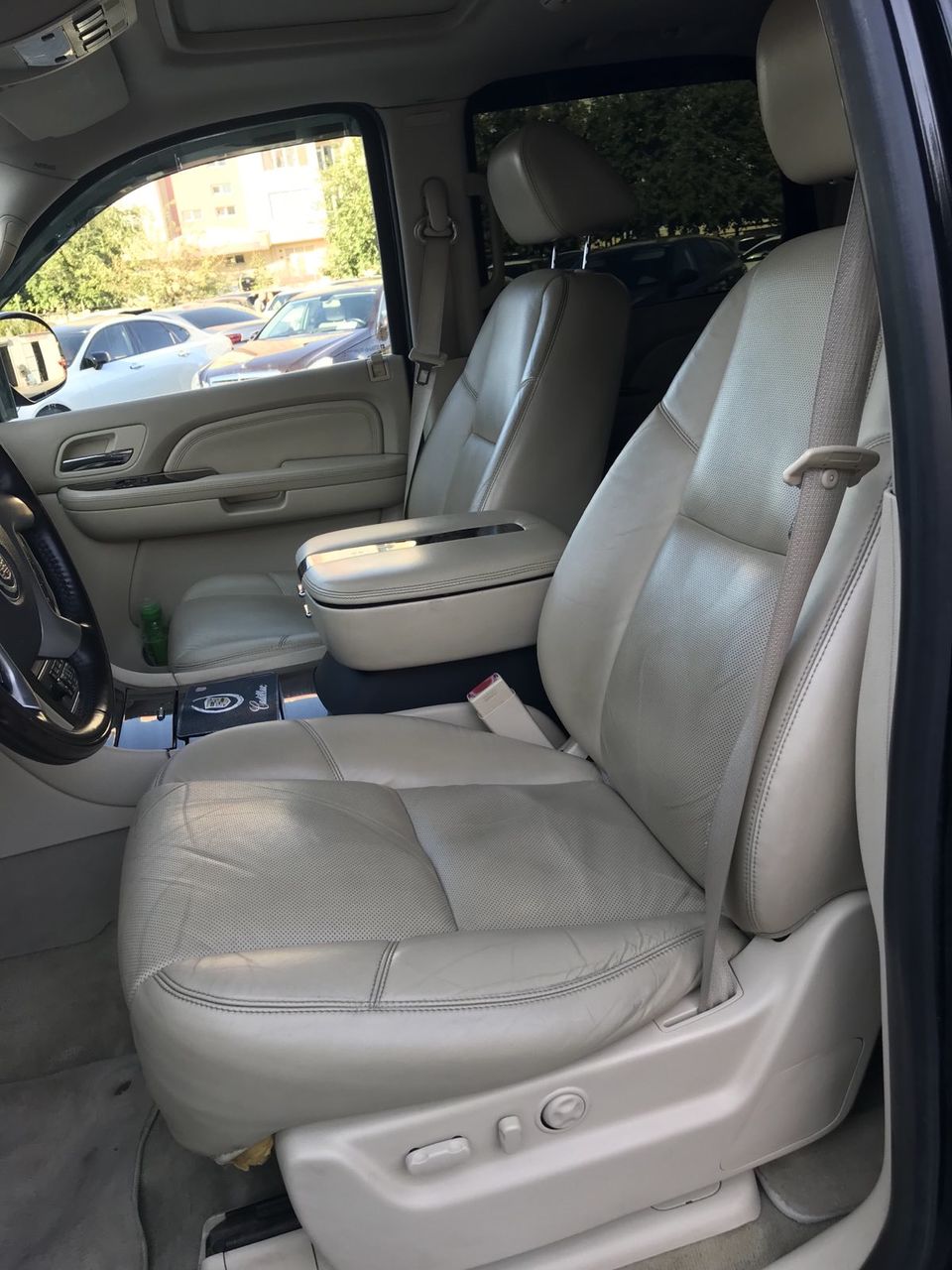 Cadillac Escalade foto 7