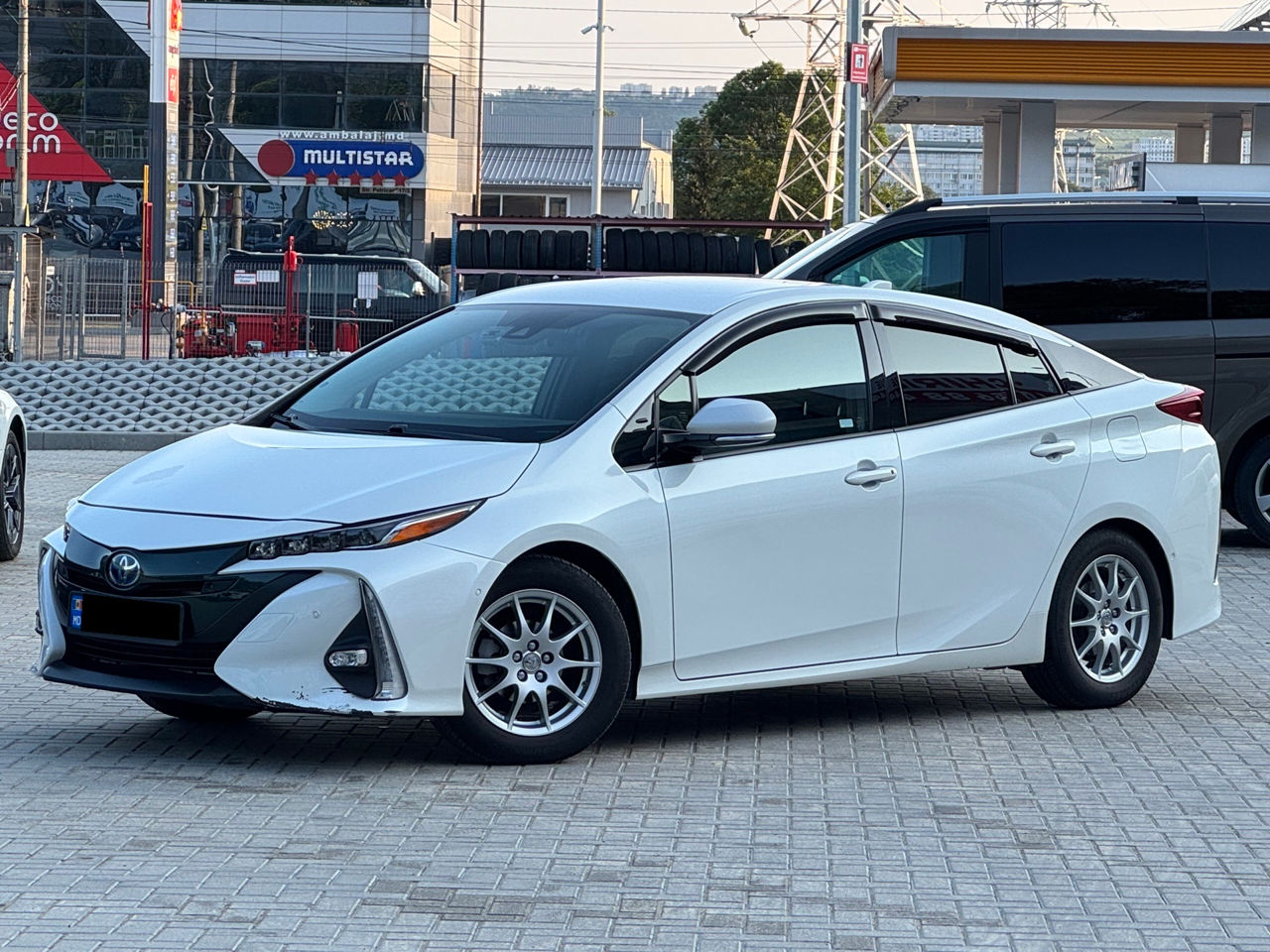 Toyota Prius Prime фото 2