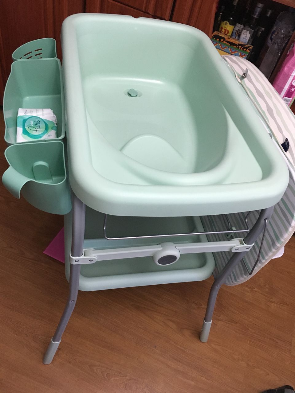 Столик для пеленания, ванночка Chicco Cuddle & Bubble