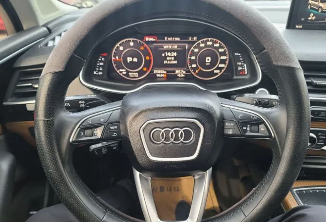 Audi Q7 foto 8