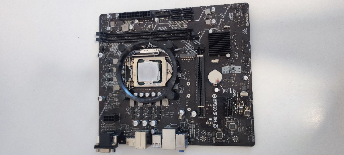 Placa de baza socket 1200 stare ideala verificare pe loc  foto 0