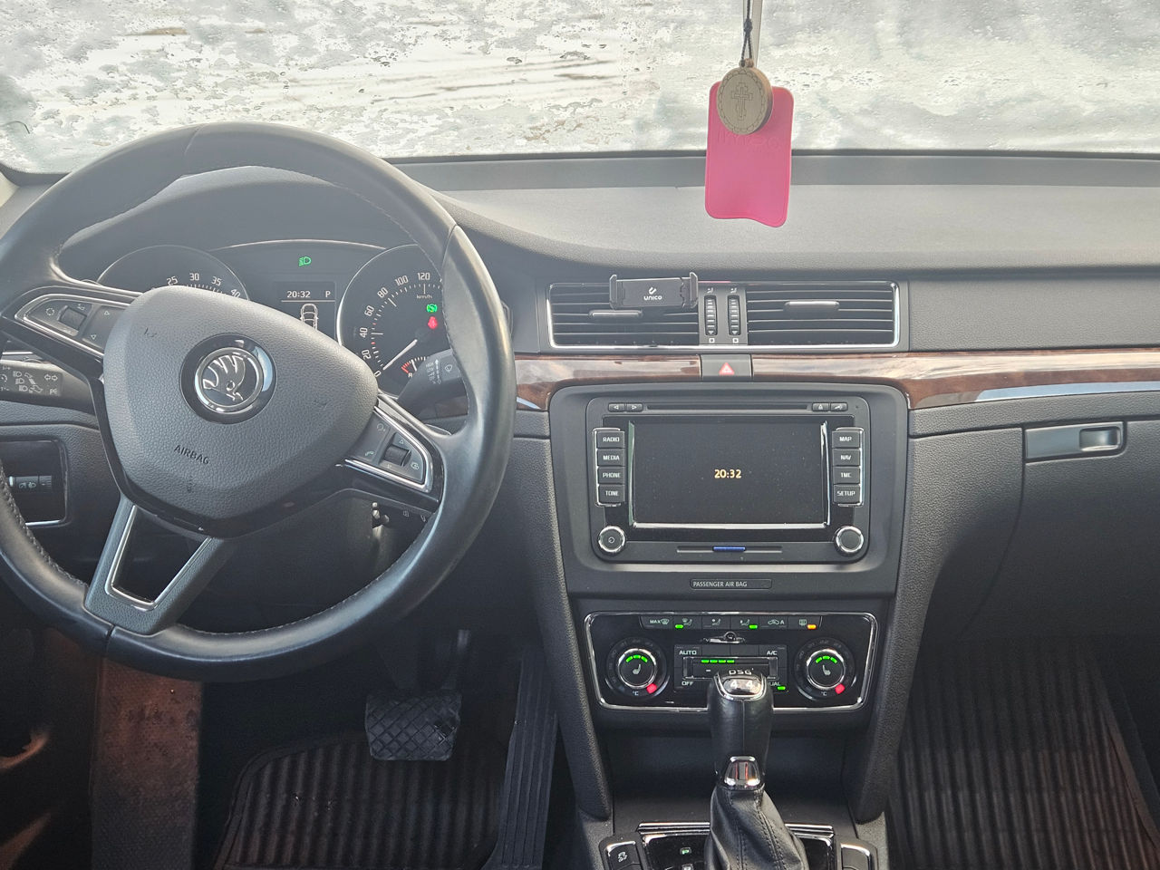 Skoda Superb фото 7