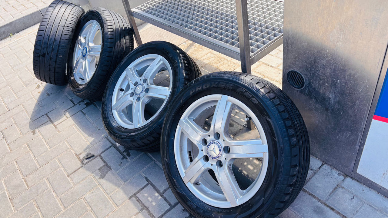 205/55R16 91H летняя резина и диски от Mercedes оригинал foto 1