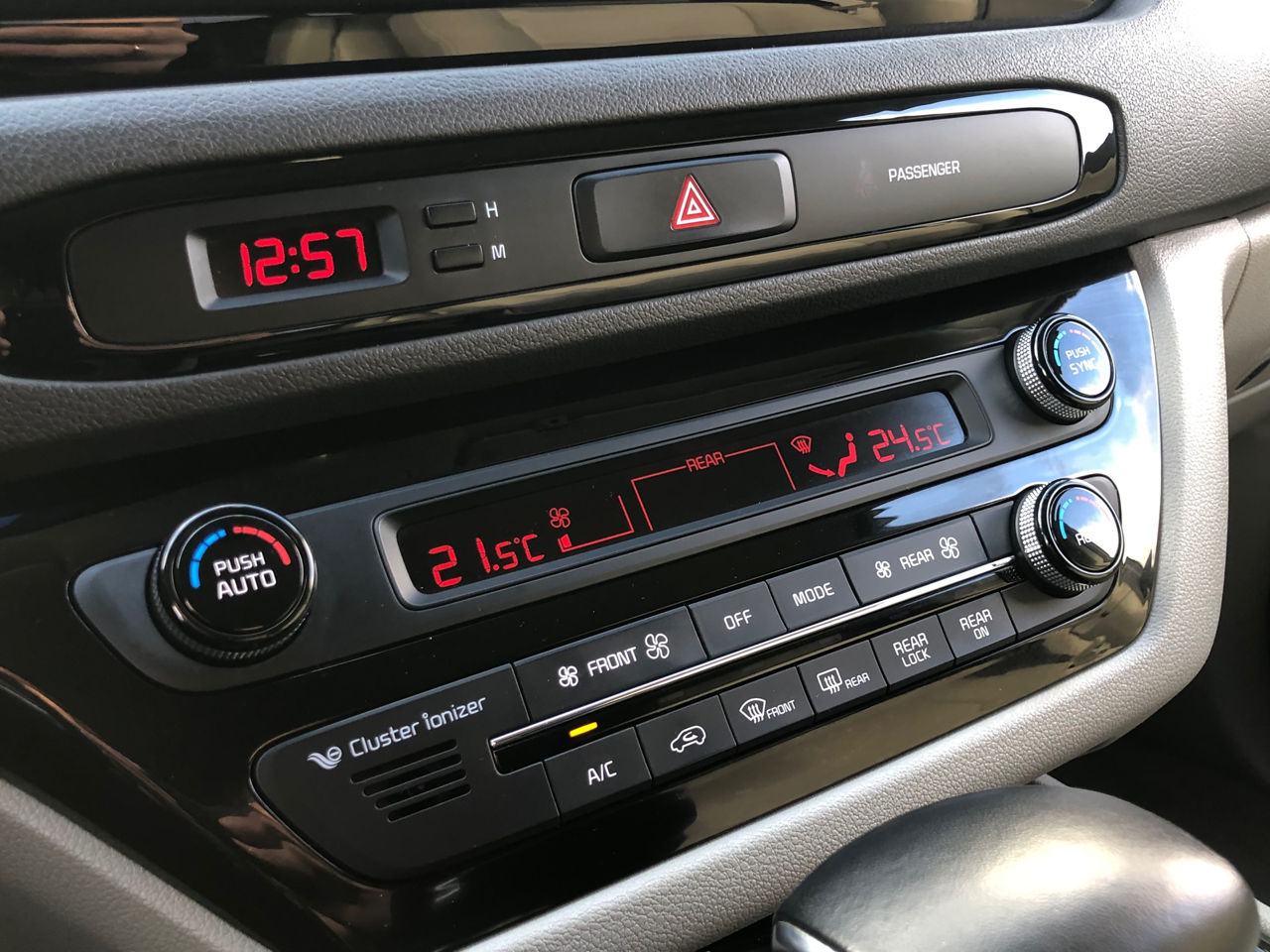 KIA Carnival foto 8