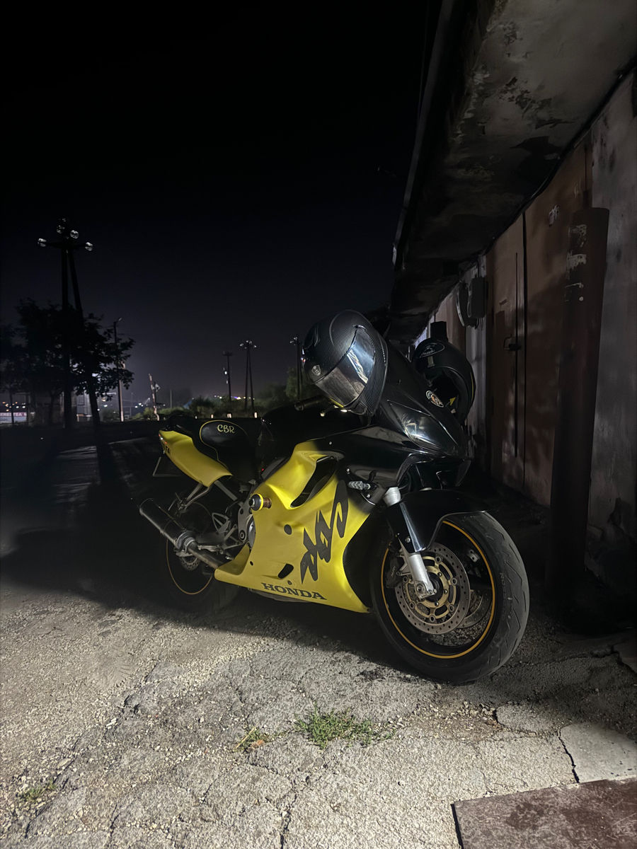 Honda CBR 600 foto 4