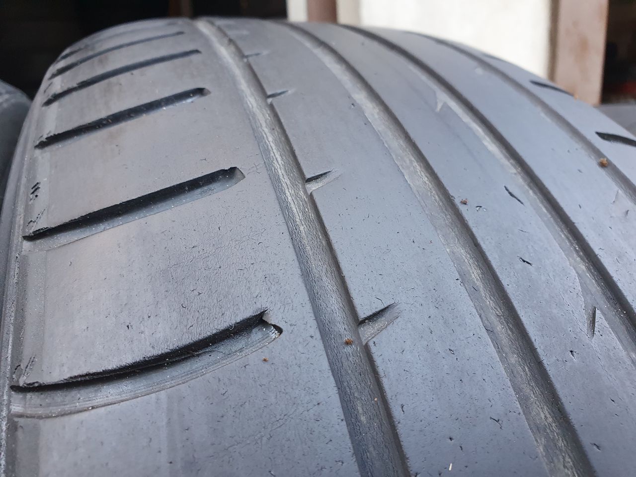 235/55/ R19- Hankook
