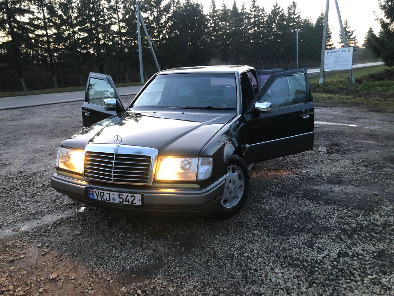 Mercedes Series (W124) foto 2