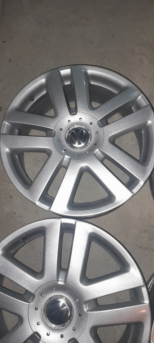 5/112 R17 Et 54 7J dia 57.1 Wolksvagen pasat, Sharan, touran,,,,, foto 1