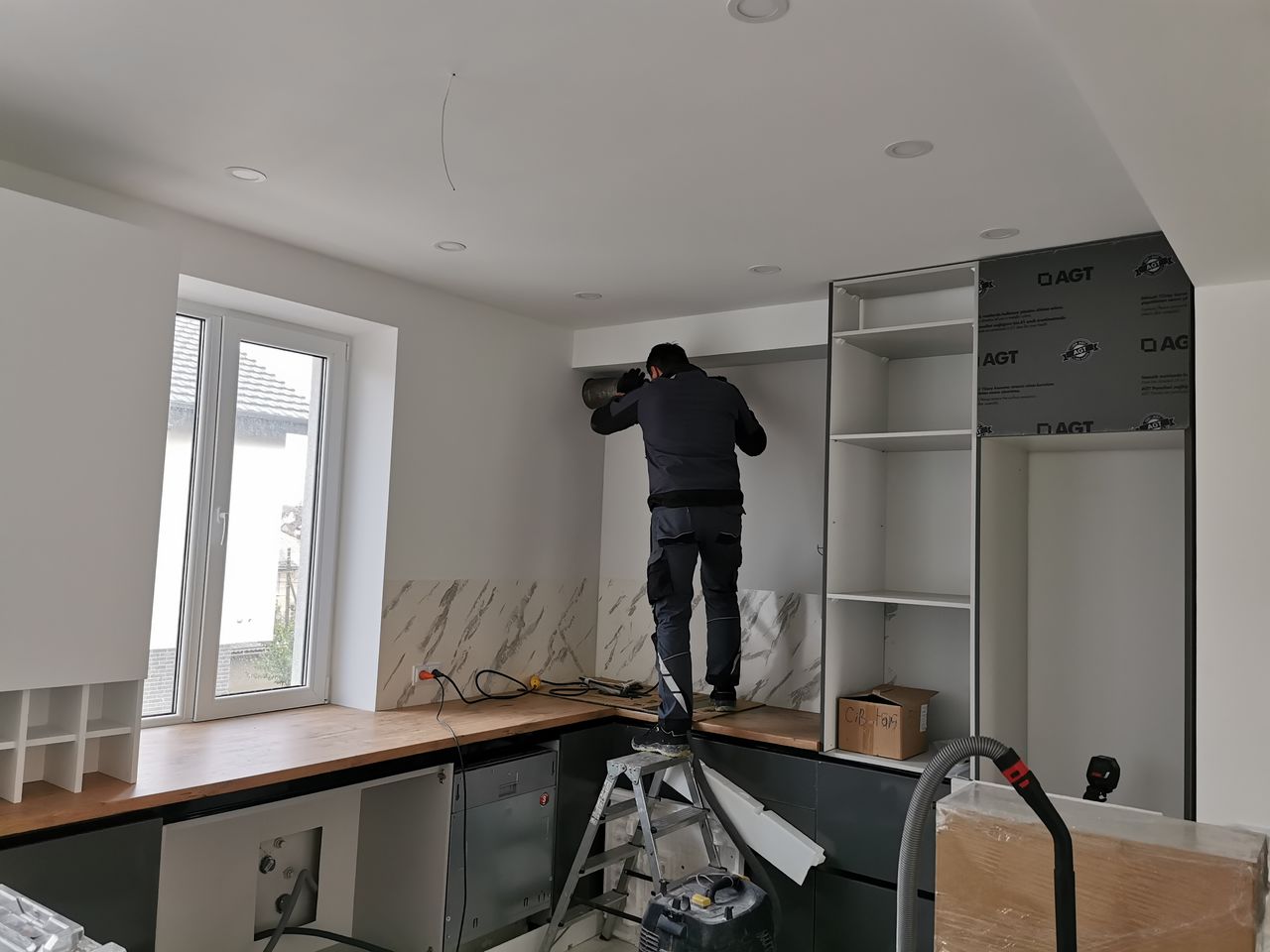 Отверстия для кухонных вытяжек. Găuri pentru hote de bucătărie. фото 4