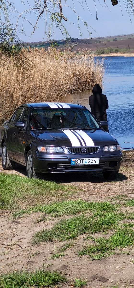 Mazda 626 foto 1