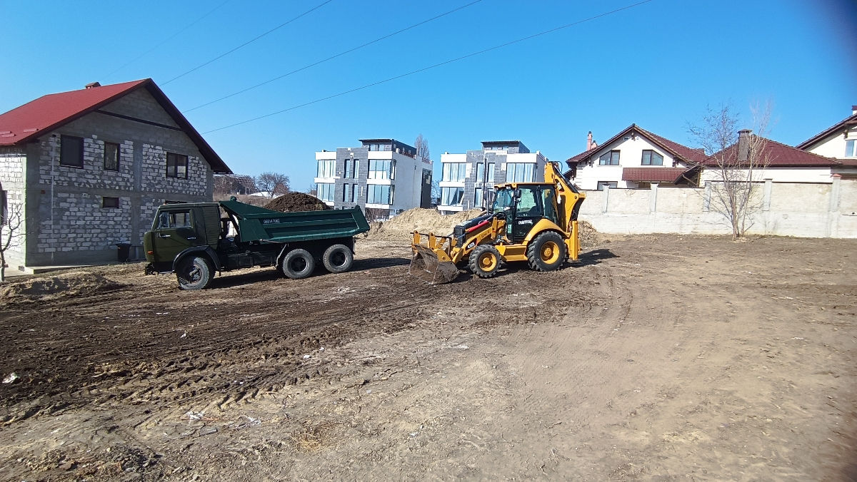 Curățare terenuri, excavare. foto 0