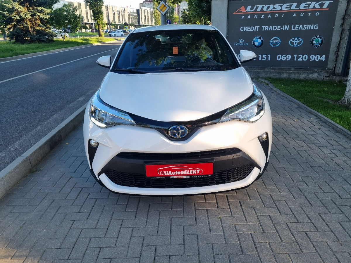 Toyota C-HR 2021 photo 2