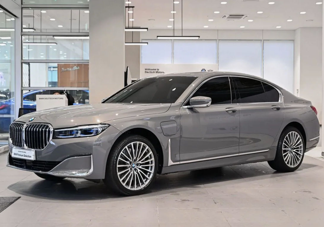 BMW 7 Series foto 0